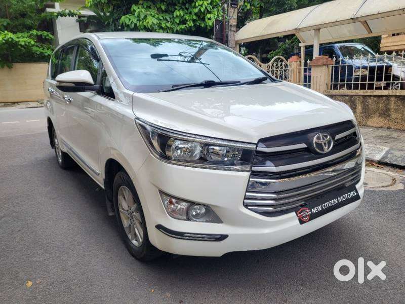 Toyota Innova Crysta 2.7 Gx At 8s, 2016, Petrol