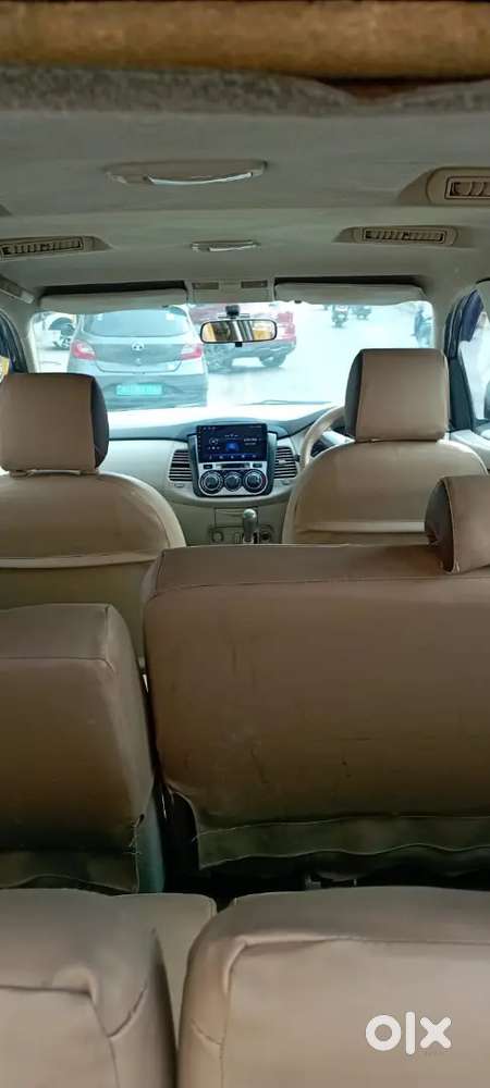 Toyota Innova 2012