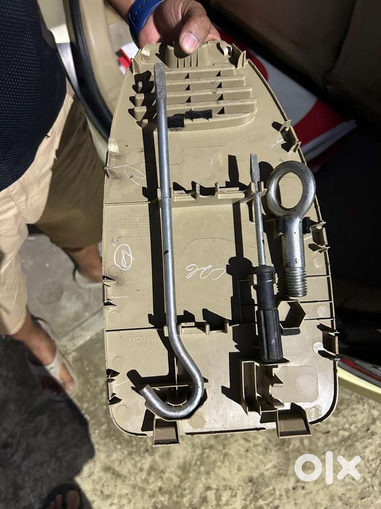 Maruti Suzuki Swift 2021-2024 Zxi Cng, 2022, Cng & Hybrids