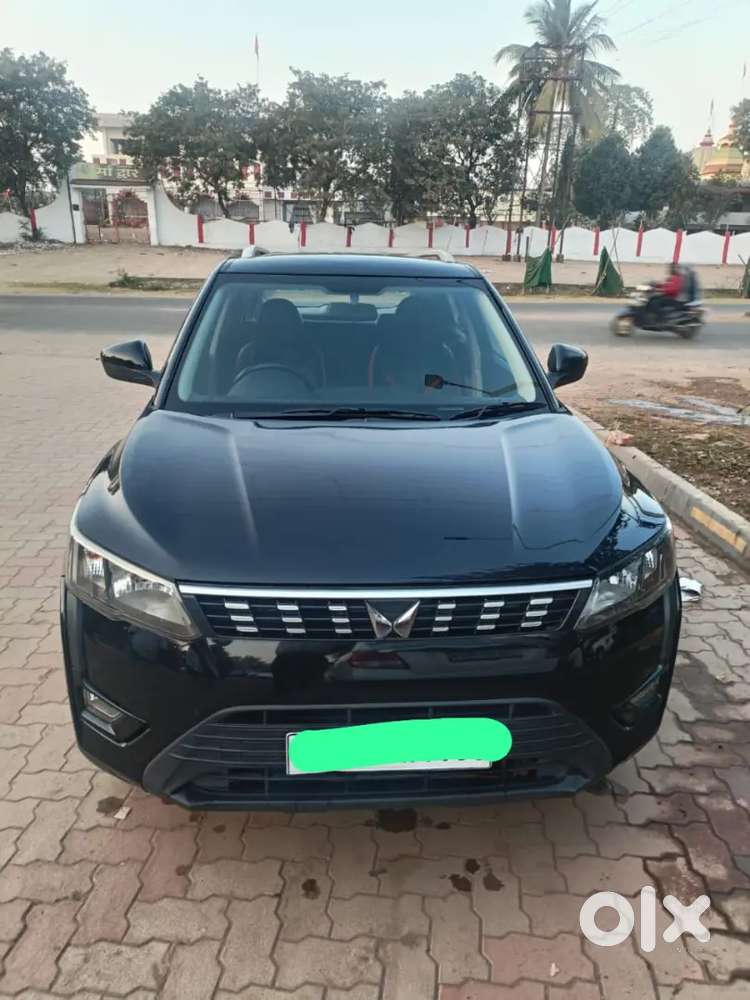 Mahindra Xuv300 2023 Petrol 64000 Km Driven