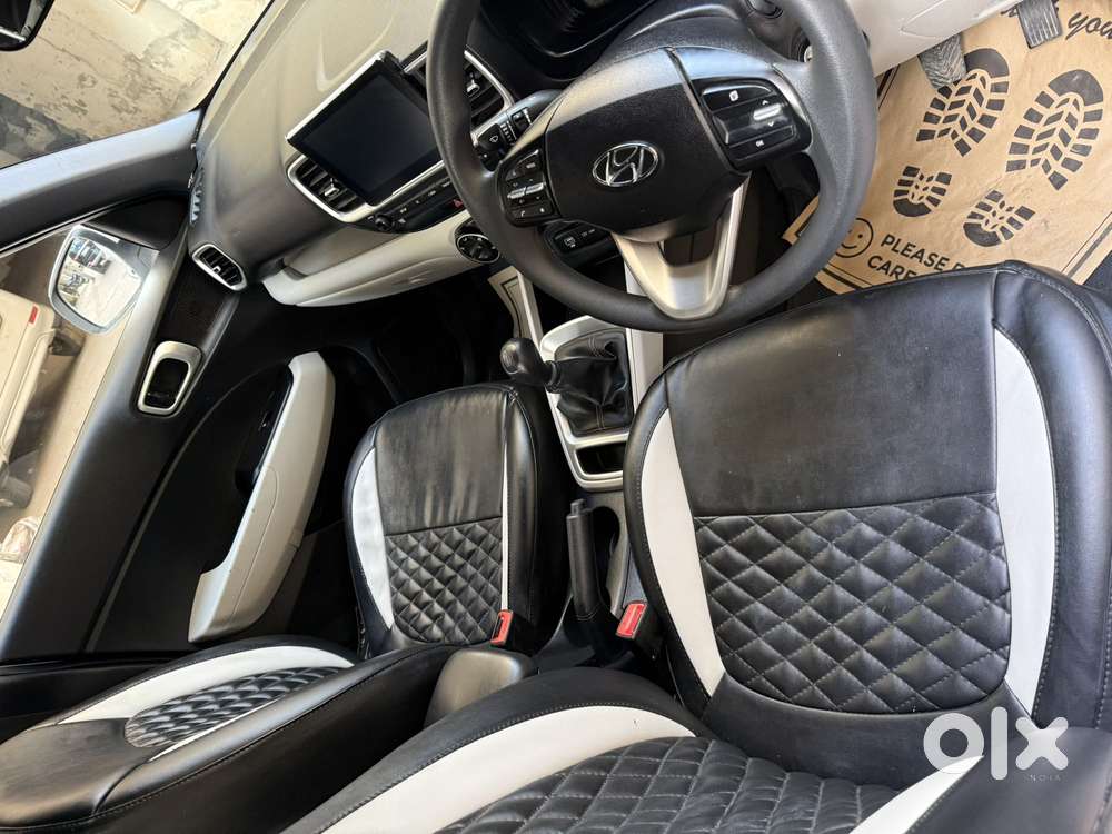 Hyundai Venue 1.2 S (o), 2024, Petrol