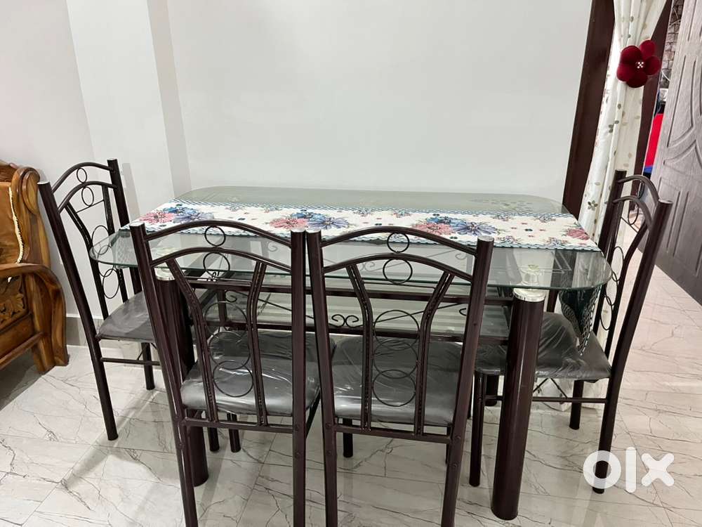 3 month old Dining tabel for sell