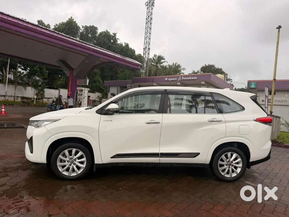 Toyota Innova Hycross 2024 Hybrid