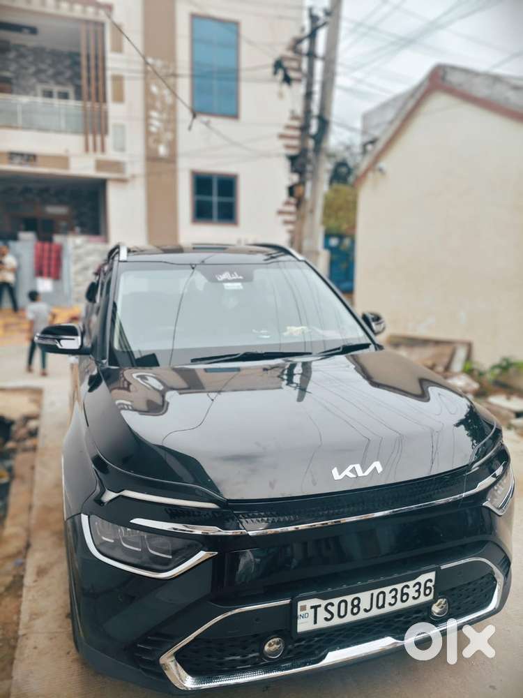 Kia Carens 2023 Petrol Well Maintained