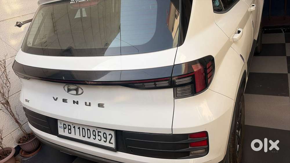 Hyundai Venue Petrol 2023