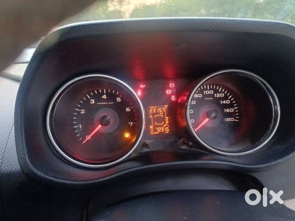 Mahindra Tuv 300 T8, 2016, Diesel