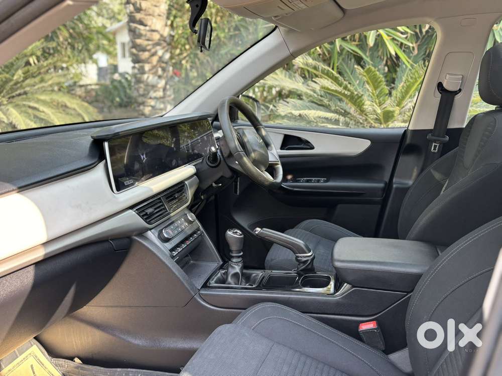 Mahindra Xuv700 2.2 Ax 5 Diesel Mt 7 Str, 2022, Diesel