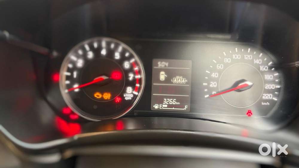 Maruti Suzuki Swift 1.2 Vxi (o), 2025, Petrol