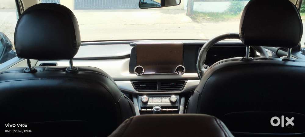 Mahindra Xuv700 Mx Diesel Mt 5 Str (e), 2024, Diesel