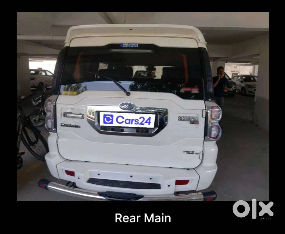 Mahindra Scorpio S10 Hybrid 2015