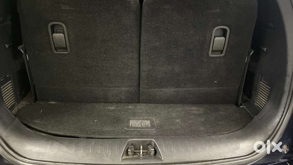 Mahindra Xuv700 2.0 Ax 7 Petrol Mt Str, 2021, Petrol