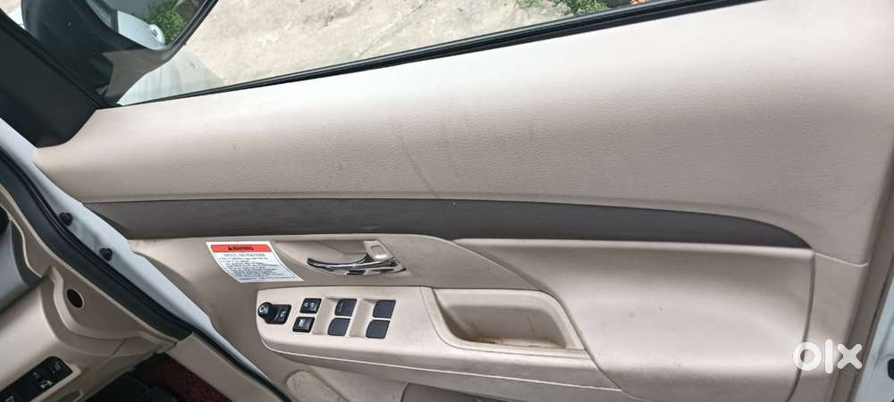 Maruti Suzuki Ertiga Vxi 2025