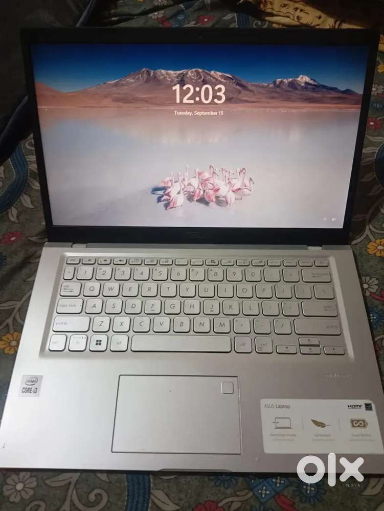 Asus vivo book with added 256gb SSD SaTa card 8gb ram& Boseorgnl hedph