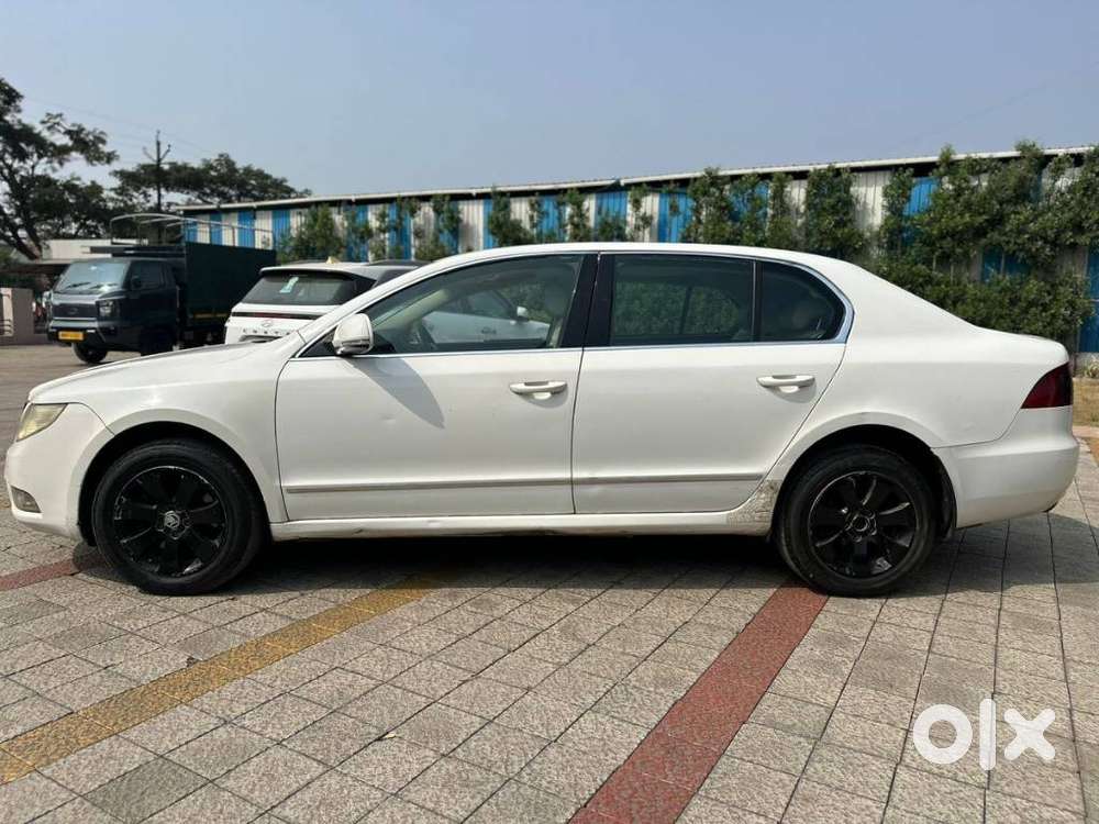 Skoda Superb Style 2.0 Tdi At, 2011, Diesel