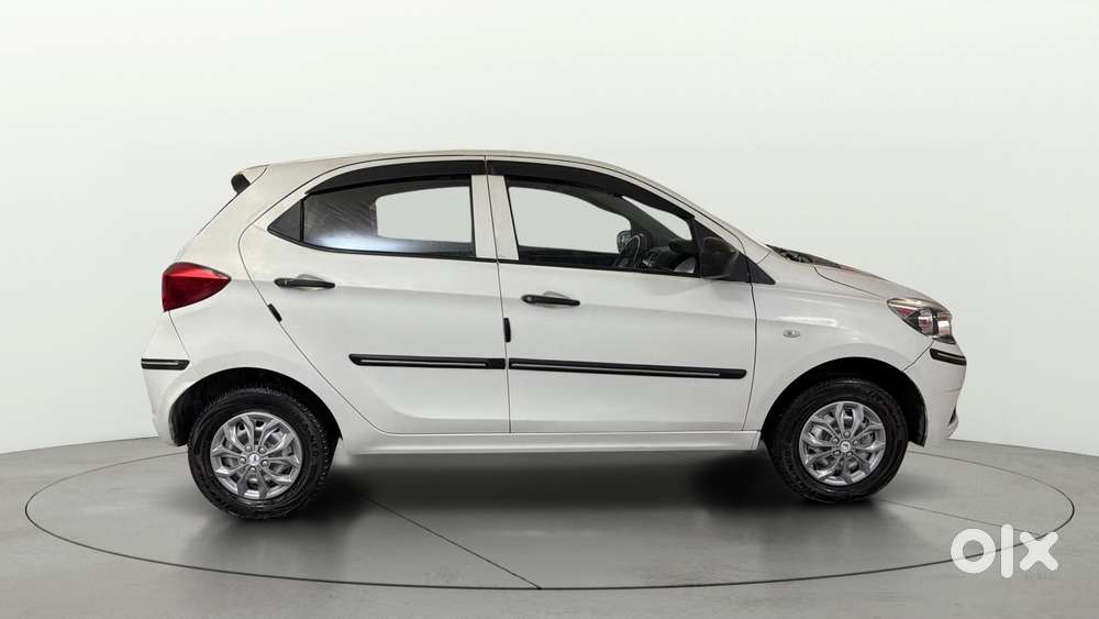 Tata Tiago Xe, 2018, Petrol