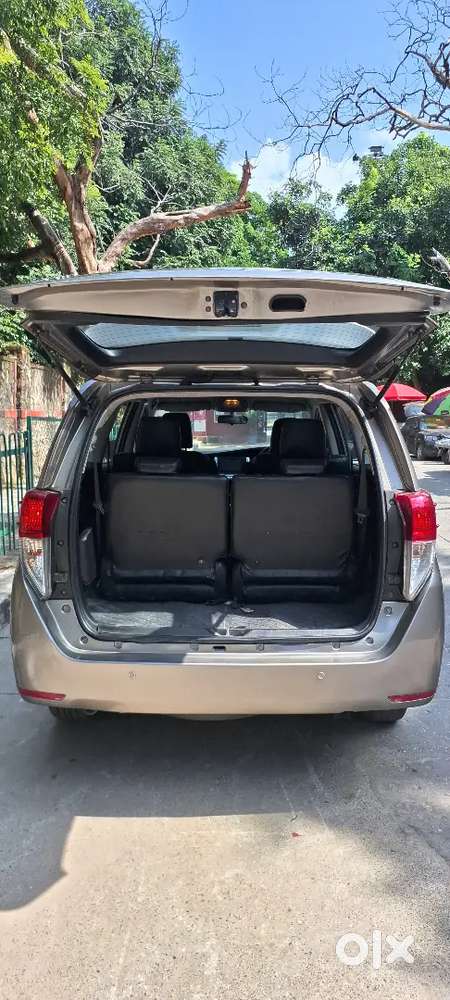 Toyota Innova Crysta 2.4v 2016