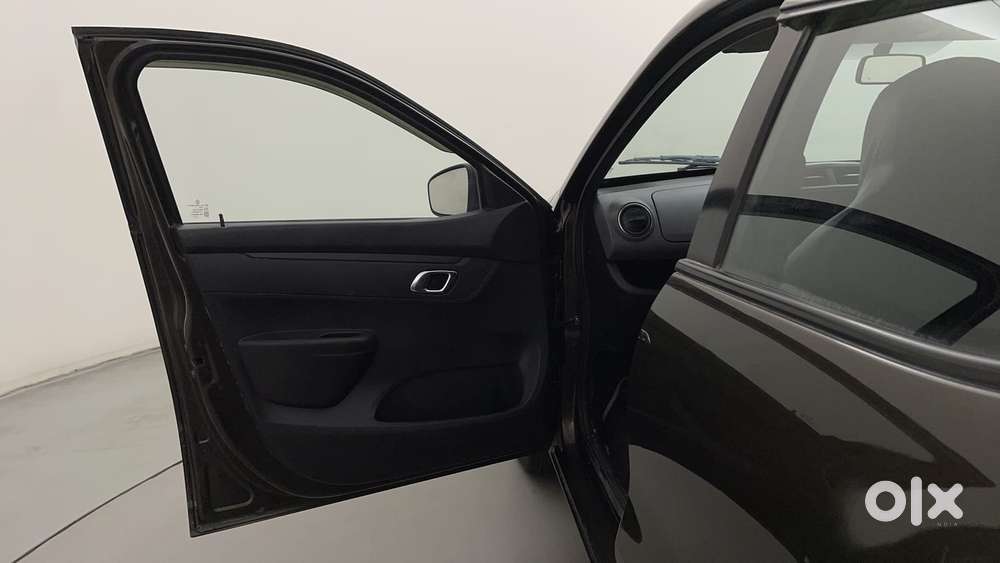 Renault Kwid 2019-ongoing 1.0 Rxt (o), 2018, Petrol