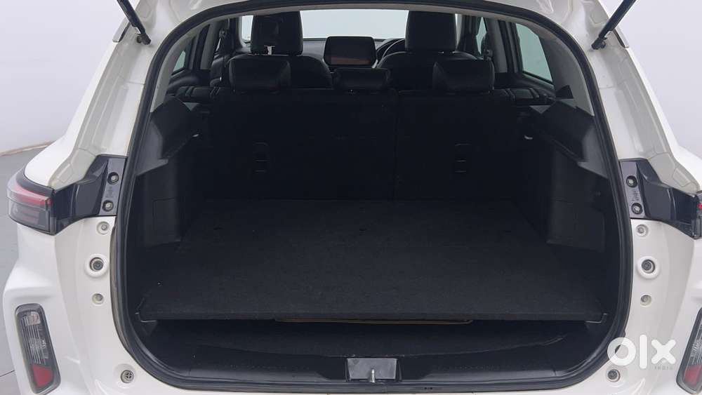 Maruti Suzuki Grand Vitara 1.5 Alpha Plus Intelligent Hybrid Ecvt, 2..