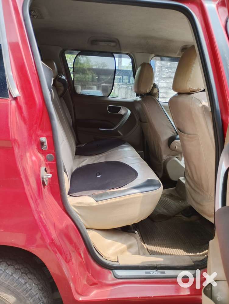 Mahindra Tuv 300 Mhawk100 T8 Amt, 2017, Diesel