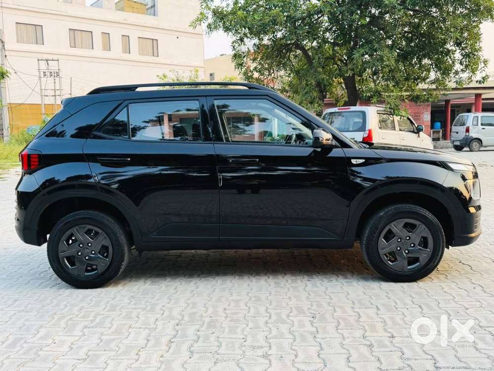 Hyundai Venue, 2023, Petrol