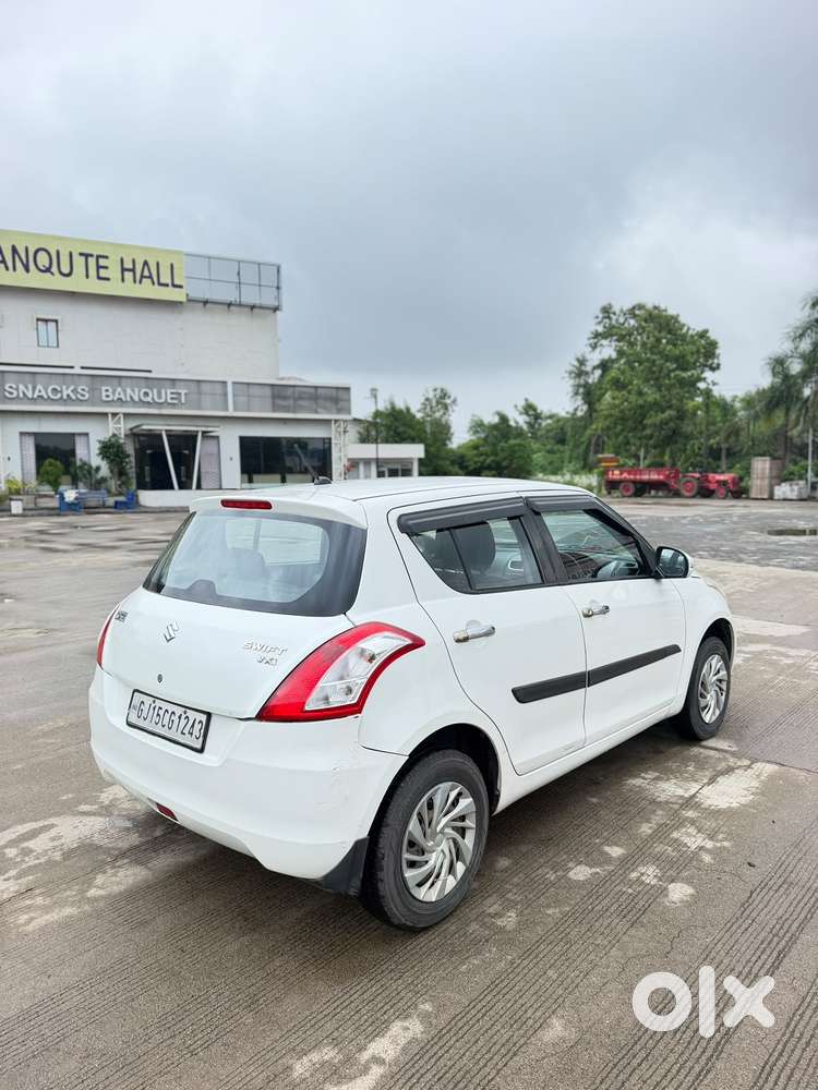 Maruti Suzuki Swift Vxi Optional, 2017, Petrol