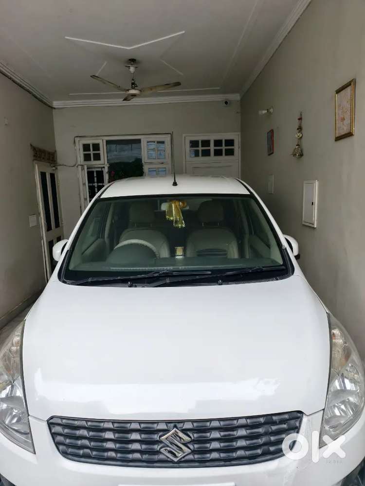 Ertiga Diesel 2013 , Bank Officer Sparingly Driven