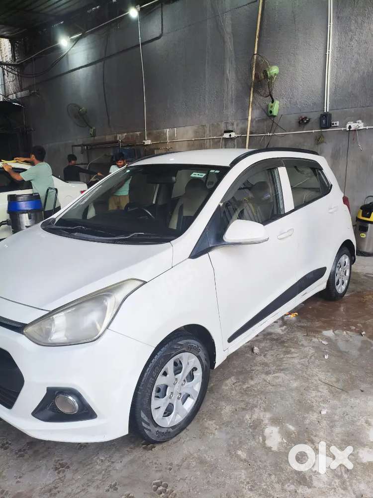 Hyundai Grand I10 Sportz 2016 Petrol Manual