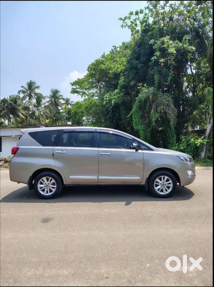 2017 Toyota Innova Crysta V 7 Str Manual