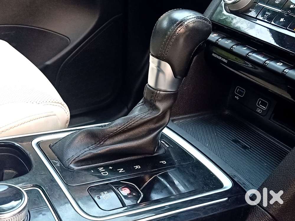 Mahindra Xuv700 2.0 Ax 7 Petrol At Luxury Pack Str, 2022, Petrol