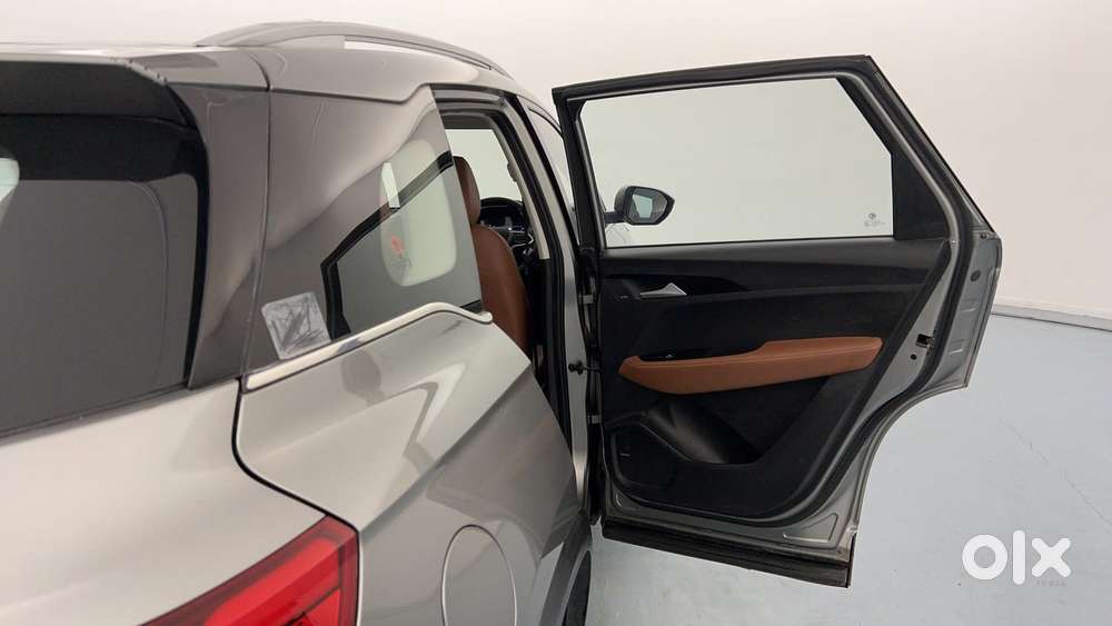 Mg Hector Plus Sharp Hybrid 1.5 Mt, 2021, Petrol