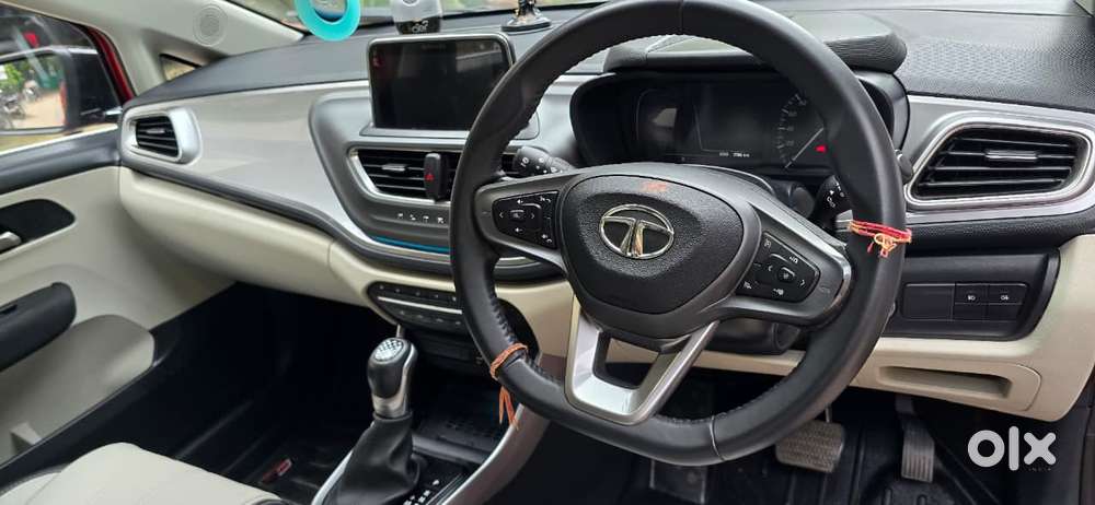 Tata Altroz 1.2 Xza Plus Dark Edition Dct, 2024, Petrol