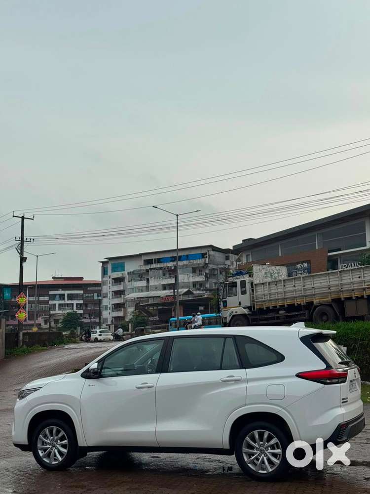 Toyota Innova Hycross 2026 Petrol Strong Hybrid H-ev