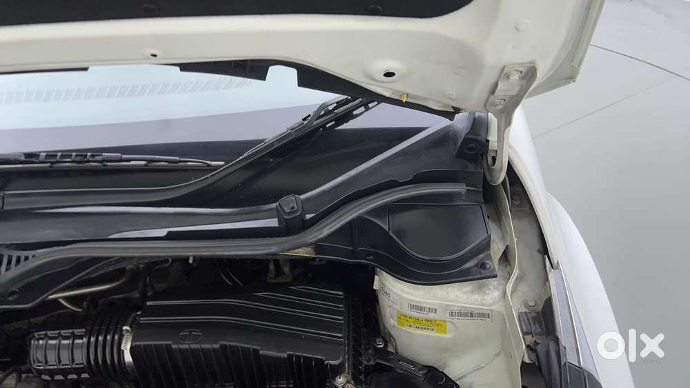 Tata Altroz 1.2 Xe, 2020, Petrol