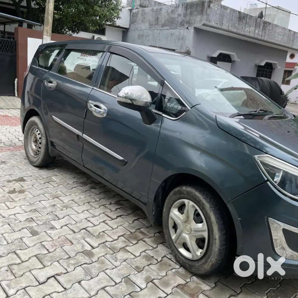 Mahindra Marazo