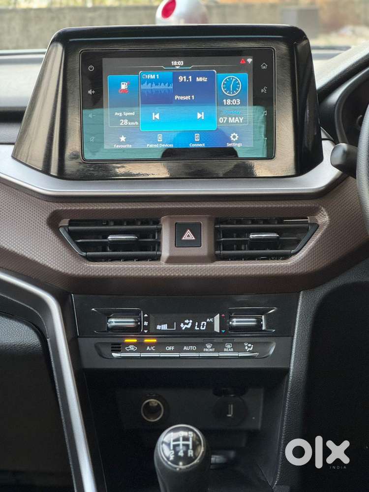 Maruti Suzuki Brezza 1.5 Zxi Cng Dual Tone, 2024, Cng & Hybrids