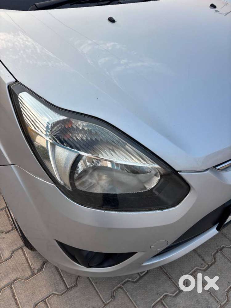 Ford Figo, 2011, Petrol