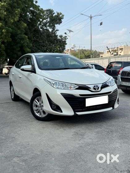 Toyota Yaris J Cvt, 2019, Petrol
