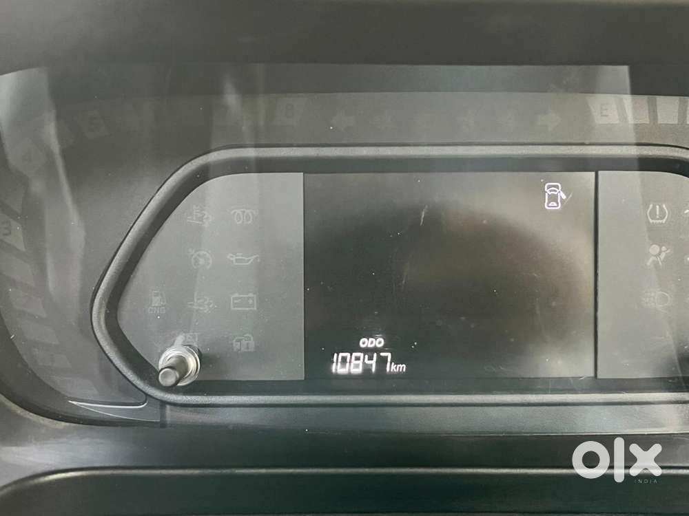 Tata Altroz, 2023, Petrol