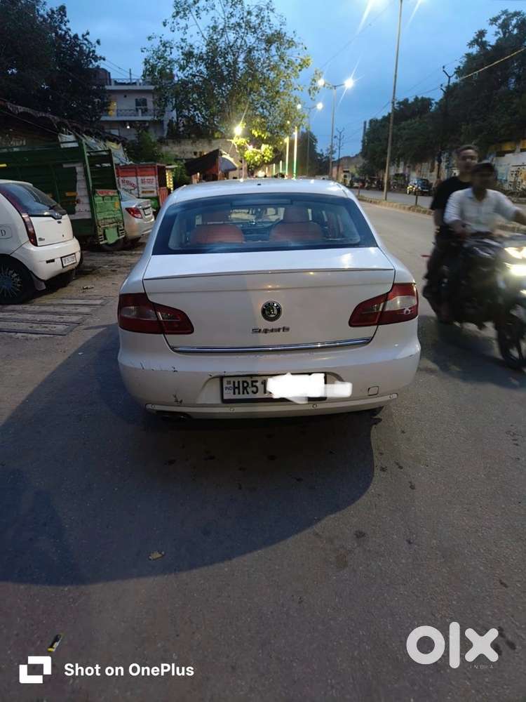 Skoda Superb Petrol 2013