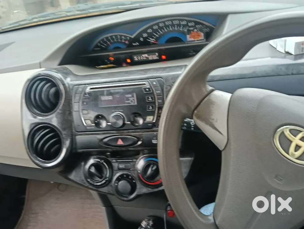 Toyota Etios Liva 2016 Cng