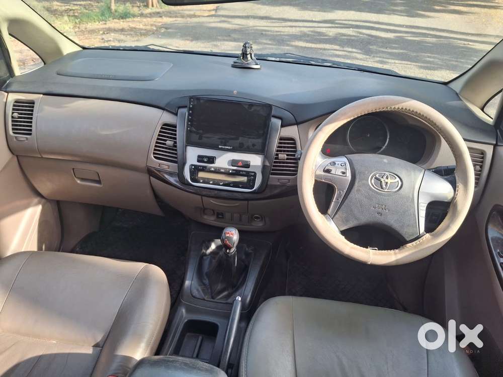 Toyota Innova 2.5 Z Diesel 7 Seater, 2015, Diesel