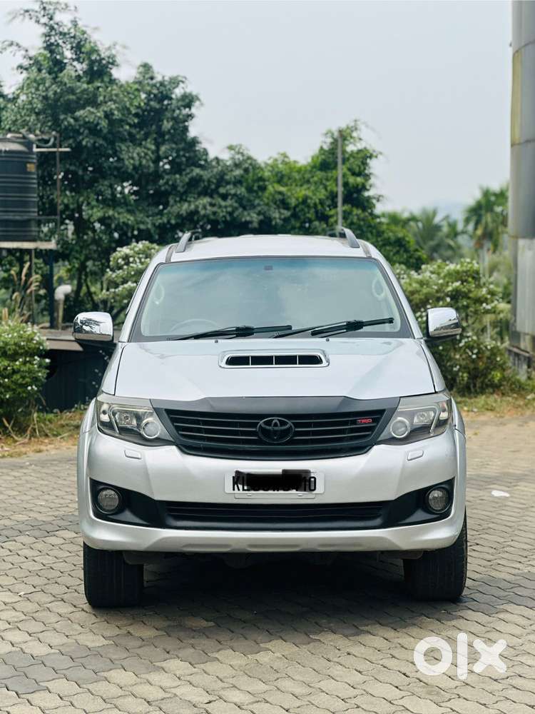 Toyota Fortuner 3.0 4x4 Manual, 2011, Diesel