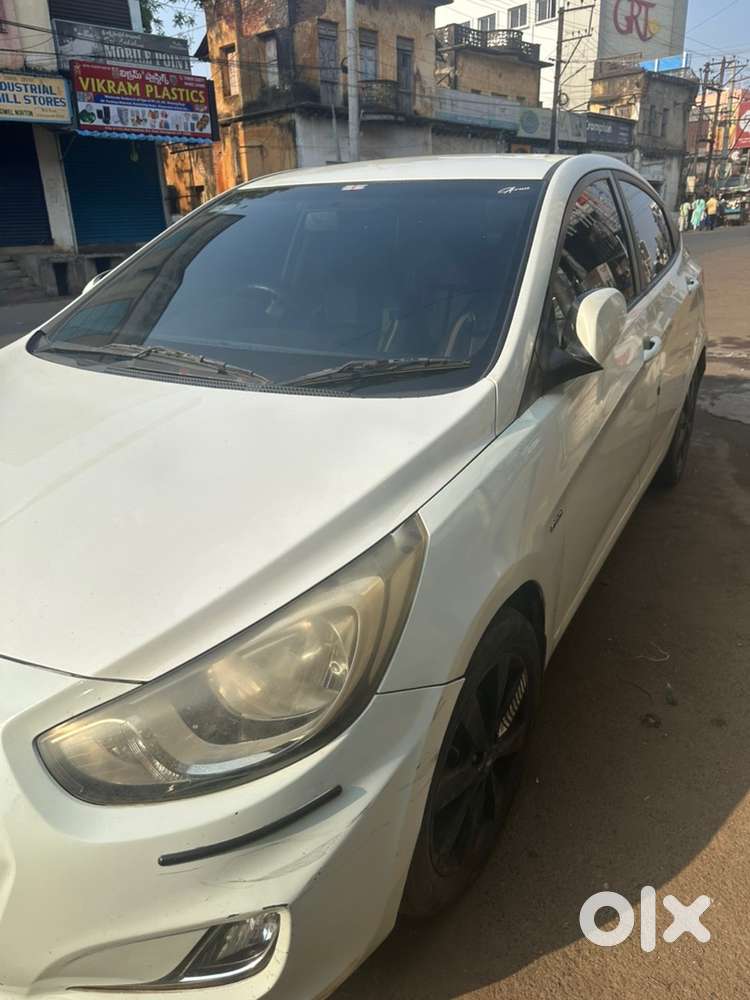 Hyundai Fluidic Verna 2013 Diesel 150000 Km Driven