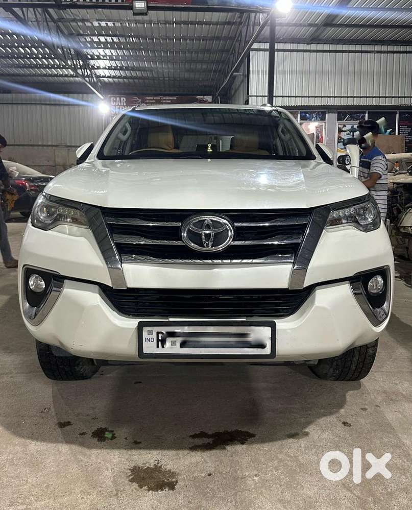 Toyota Fortuner 2.8 At 4x2  Immaculate Condition  Well Maintained