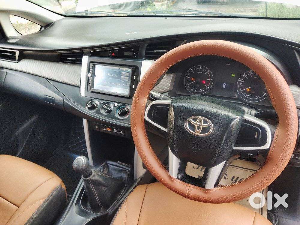 Toyota Innova Crysta 2.4 G Plus Mt 8 Str, 2017, Diesel