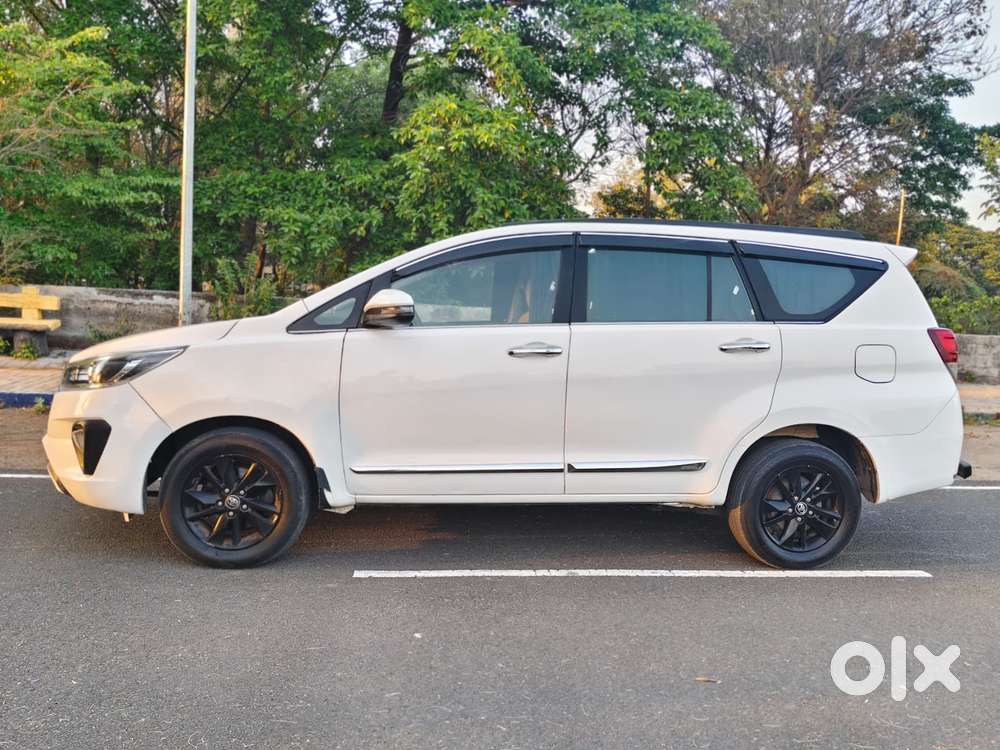 Toyota Innova Crysta 2.4 V, 2016, Diesel