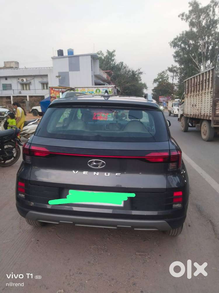 Hyundai Venue 2025 Petrol Good Condition
