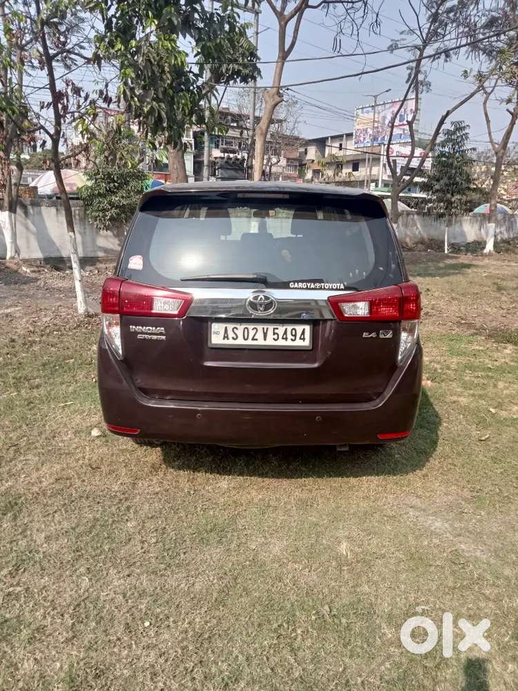 Toyota Innova Crysta 2.4 V 8 2018