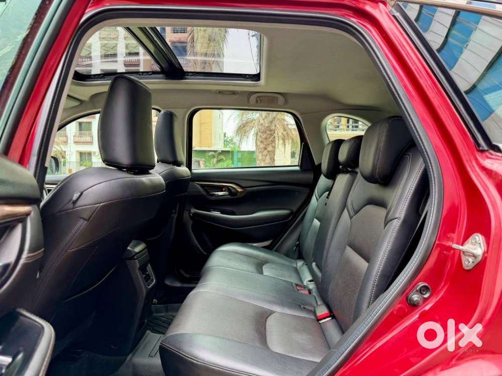 Maruti Suzuki Grand Vitara 1.5 Alpha Plus Dual Tone Intelligent Hybr..