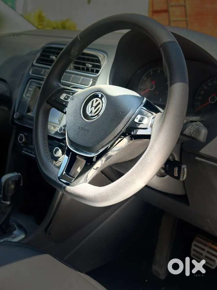 Volkswagen Polo 2015 Petrol 100000 Km Driven Good Condition
